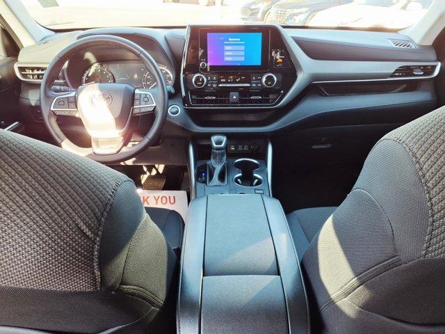 used 2024 Toyota Highlander car, priced at $35,914