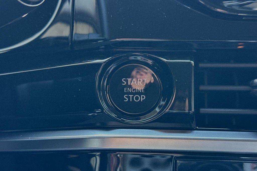 new 2025 Nissan Pathfinder car, priced at $33,678