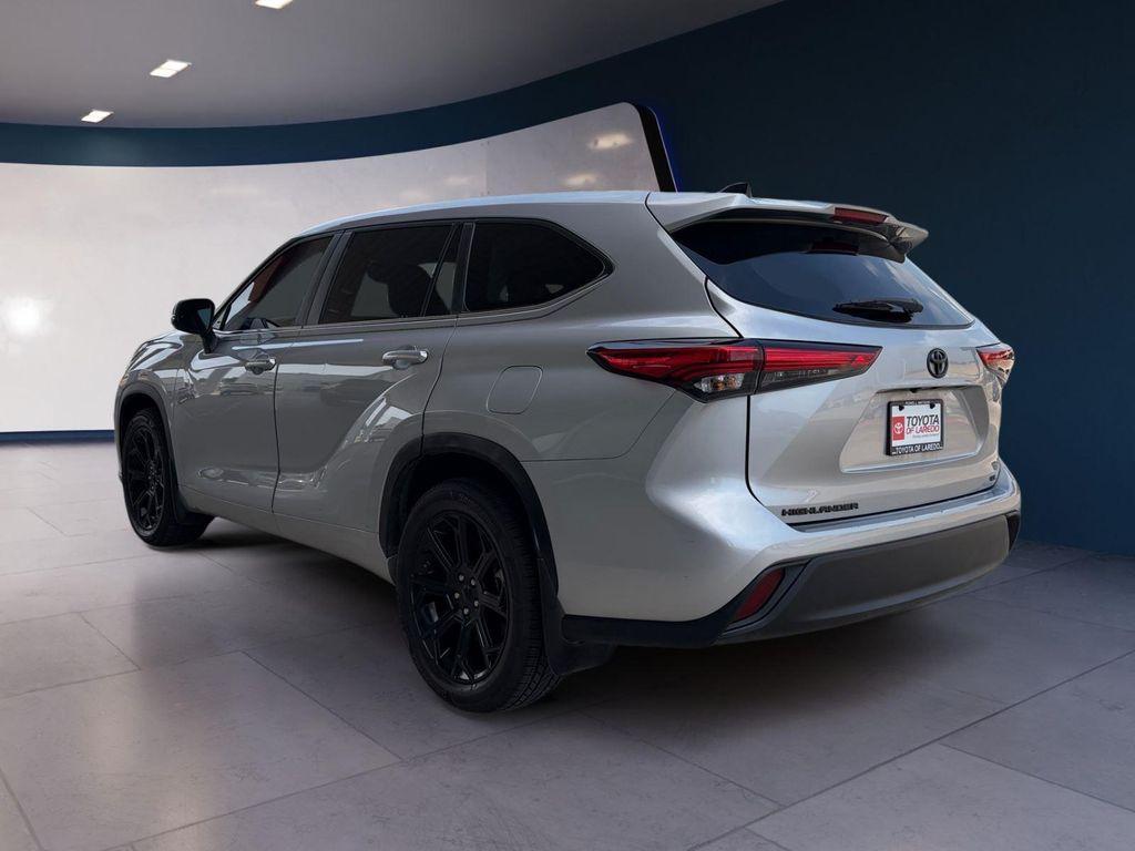 used 2023 Toyota Highlander car, priced at $31,995
