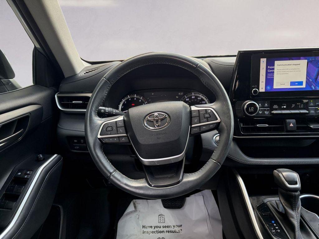 used 2023 Toyota Highlander car, priced at $31,995