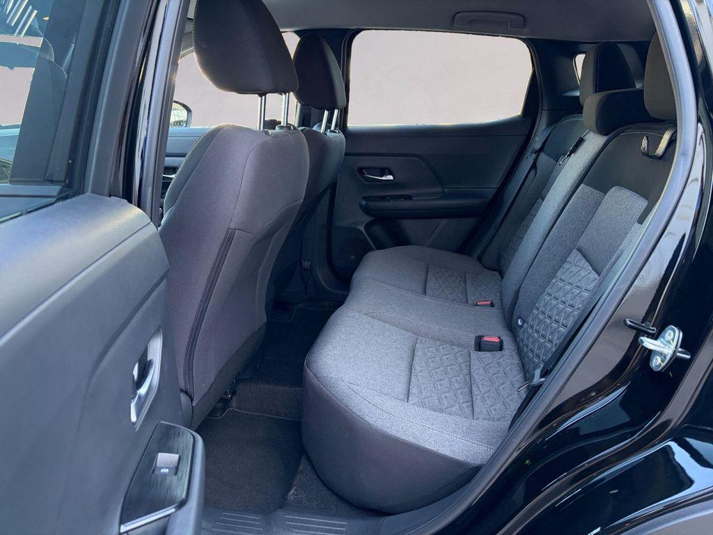 used 2025 Nissan Kicks car