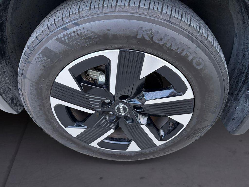 used 2025 Nissan Kicks car