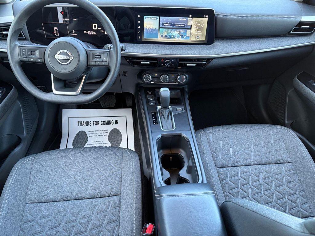 used 2025 Nissan Kicks car