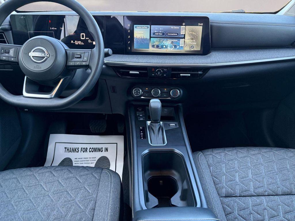 used 2025 Nissan Kicks car