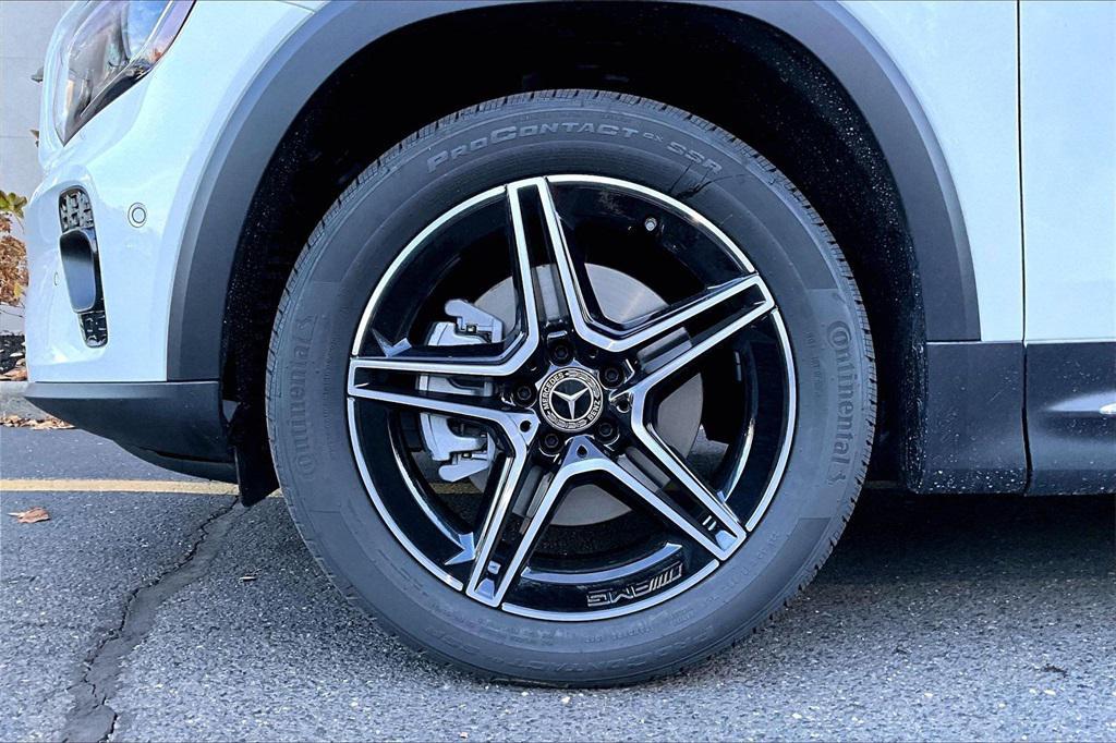 new 2026 Mercedes-Benz GLB 250 car, priced at $51,835