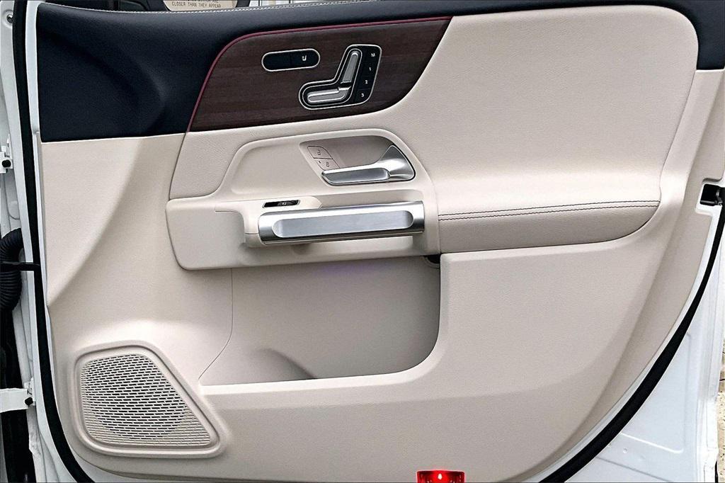 used 2022 Mercedes-Benz GLB 250 car, priced at $31,900