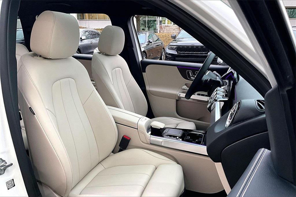 used 2022 Mercedes-Benz GLB 250 car, priced at $31,900