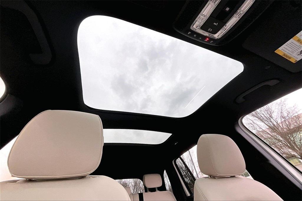 used 2022 Mercedes-Benz GLB 250 car, priced at $31,900