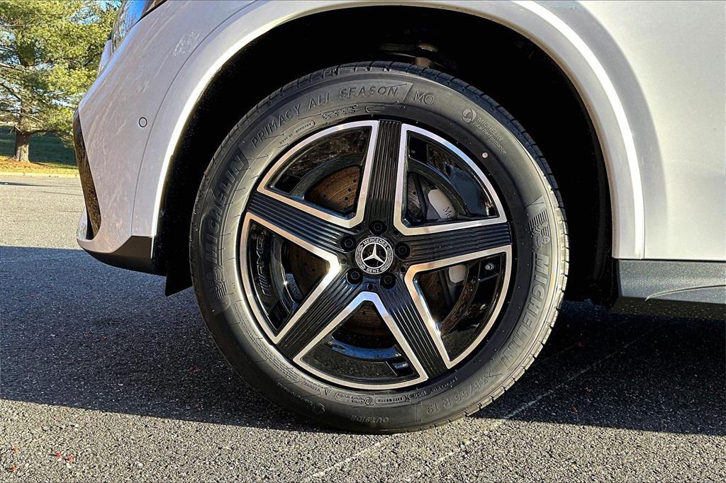 new 2026 Mercedes-Benz GLC 300 car, priced at $58,420