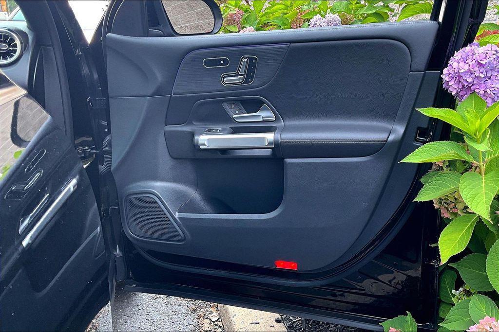 used 2023 Mercedes-Benz GLB 250 car, priced at $32,900