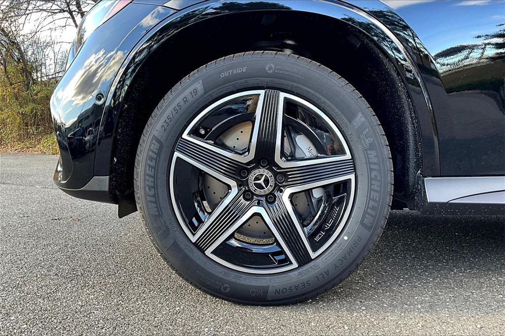 new 2026 Mercedes-Benz GLC 300 car, priced at $61,455