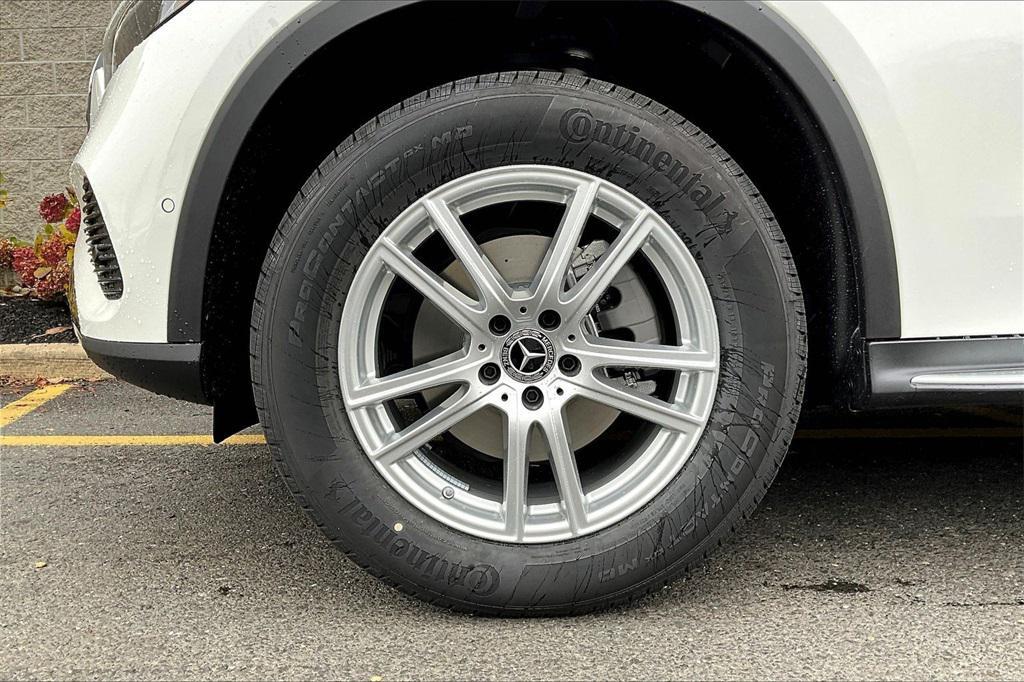 new 2026 Mercedes-Benz GLC 300 car, priced at $60,935