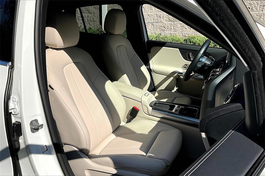 used 2025 Mercedes-Benz GLA 250 car, priced at $39,999