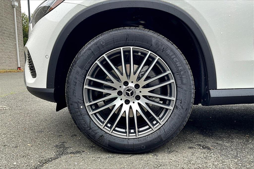 new 2025 Mercedes-Benz GLC 300 car, priced at $53,035