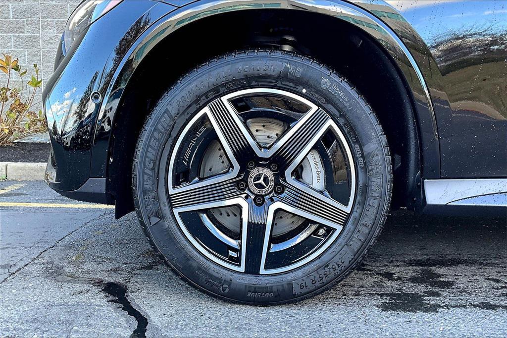 new 2026 Mercedes-Benz GLC 300 car, priced at $62,000