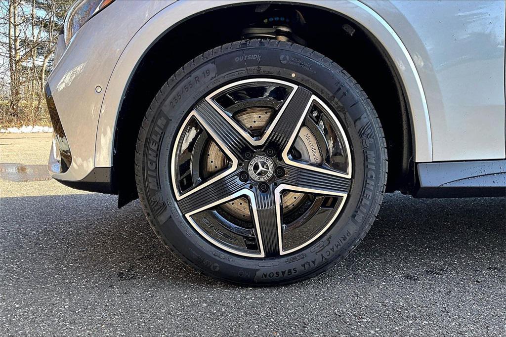 new 2026 Mercedes-Benz GLC 300 car, priced at $59,170