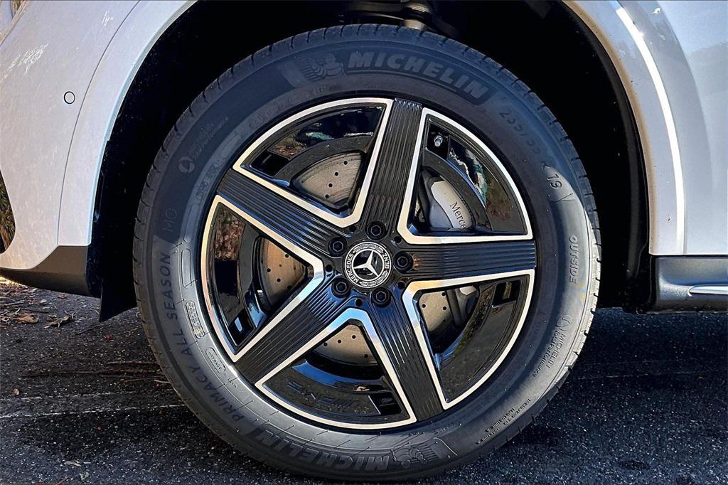 new 2026 Mercedes-Benz GLC 300 car, priced at $61,670