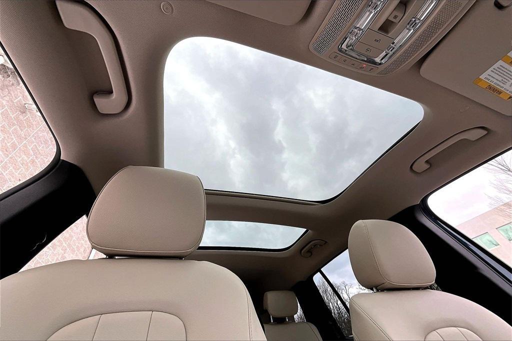 used 2023 Mercedes-Benz GLB 250 car, priced at $34,900