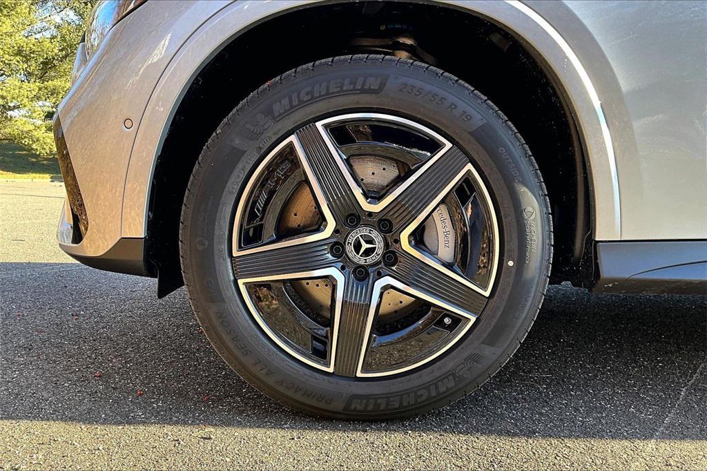 new 2026 Mercedes-Benz GLC 300 car, priced at $58,985
