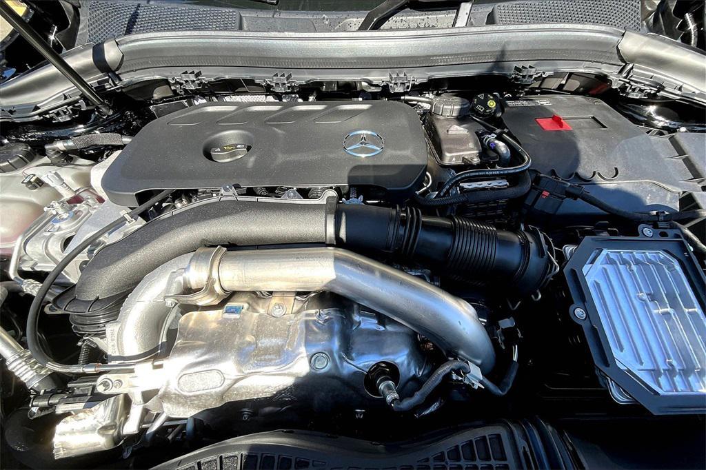 new 2025 Mercedes-Benz GLA 250 car, priced at $47,295