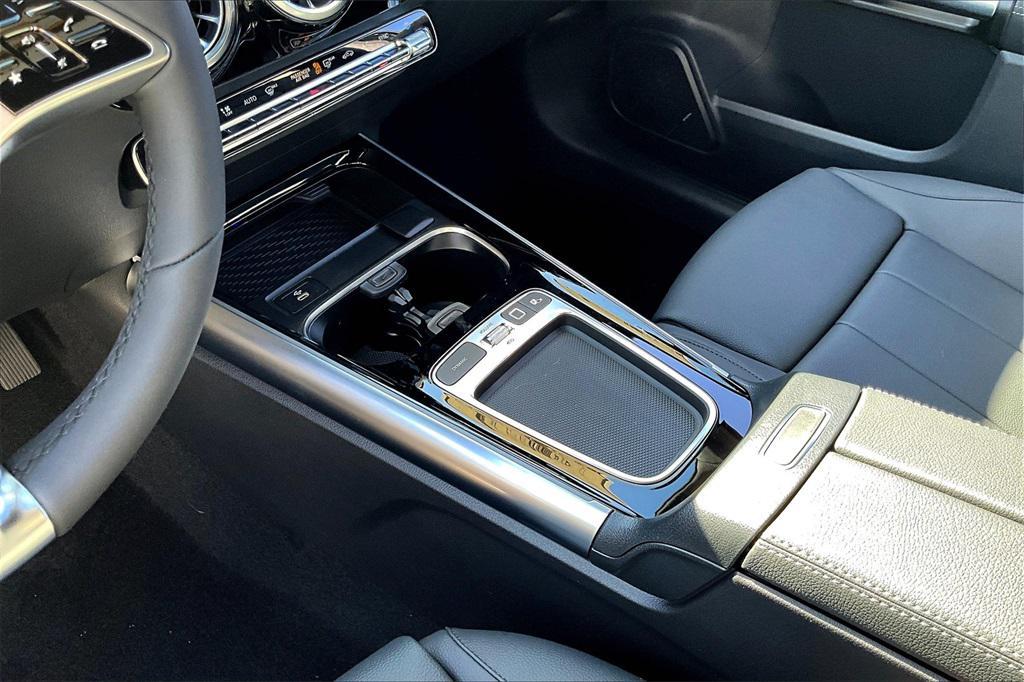 new 2025 Mercedes-Benz GLA 250 car, priced at $47,295