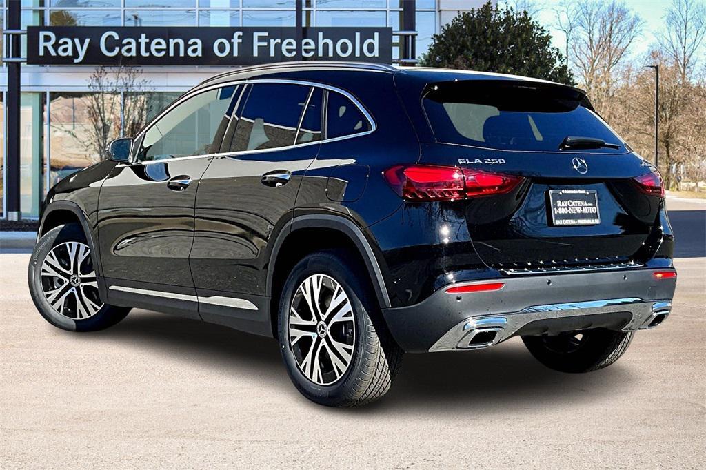 new 2025 Mercedes-Benz GLA 250 car, priced at $47,295