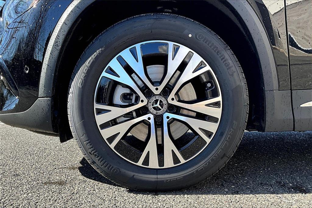 new 2025 Mercedes-Benz GLA 250 car, priced at $47,295