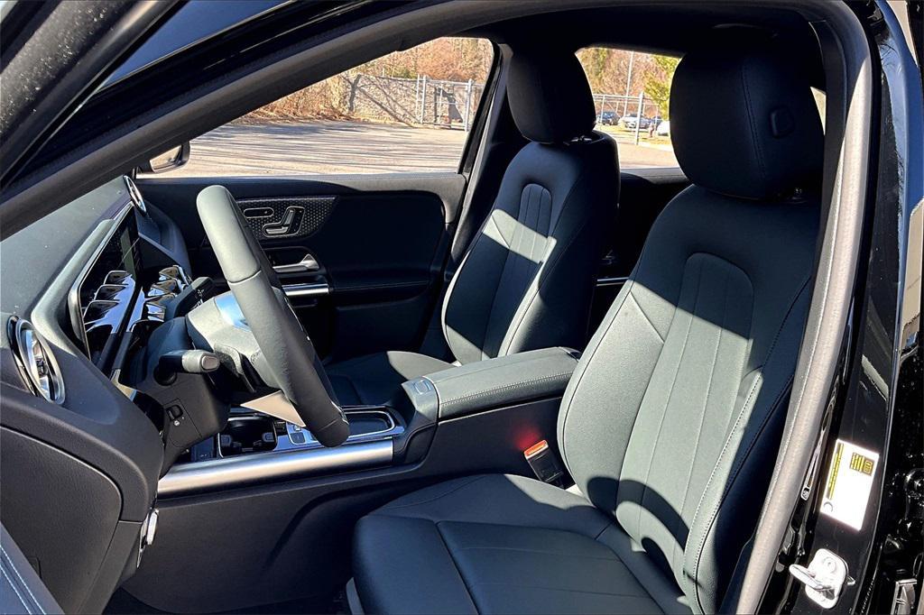 new 2025 Mercedes-Benz GLA 250 car, priced at $47,295