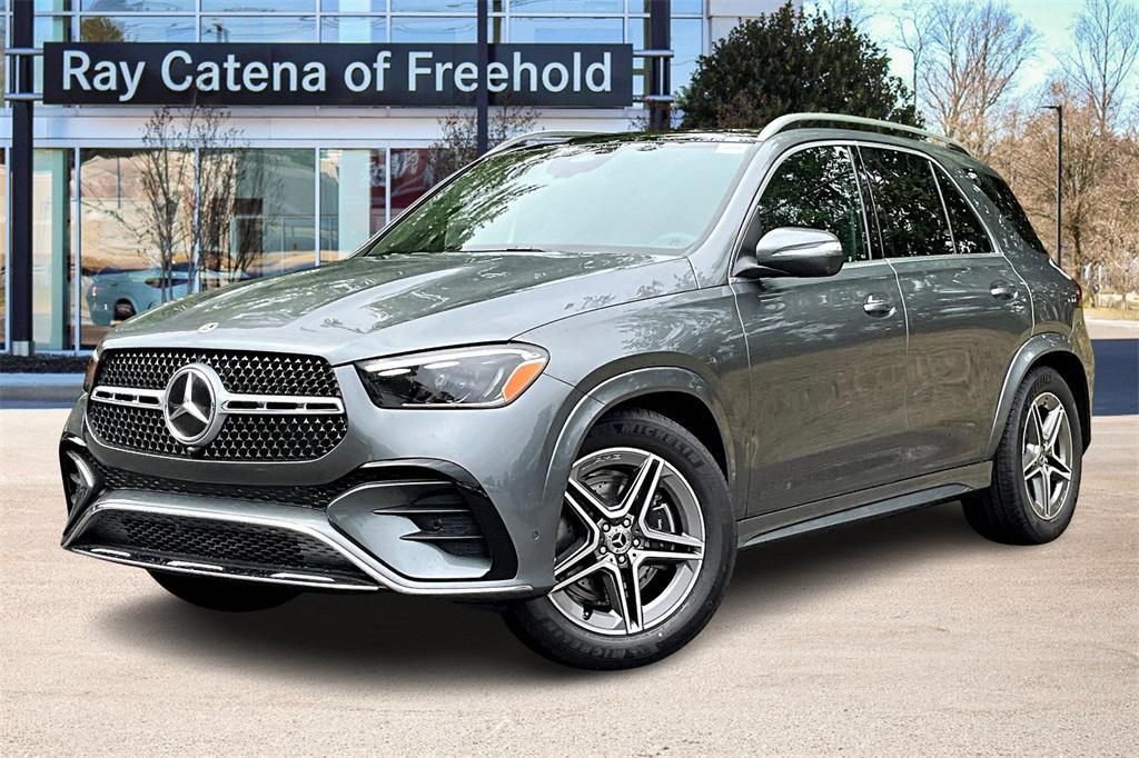 new 2025 Mercedes-Benz GLE 580 car, priced at $92,145