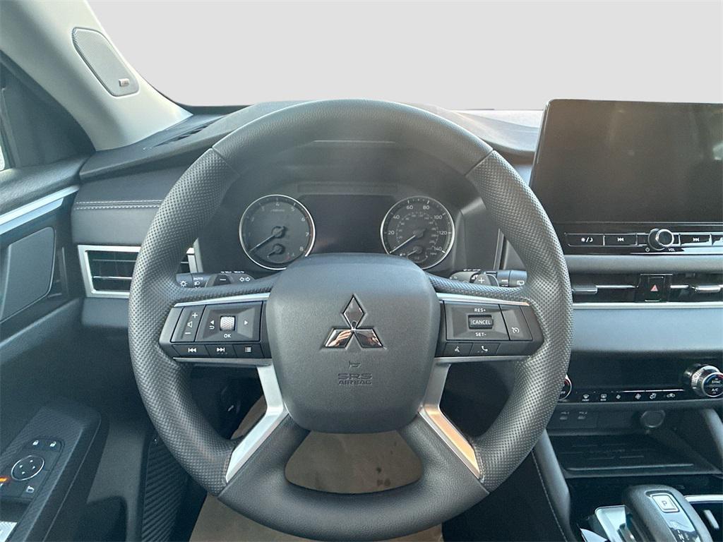 new 2026 Mitsubishi Outlander car, priced at $25,368