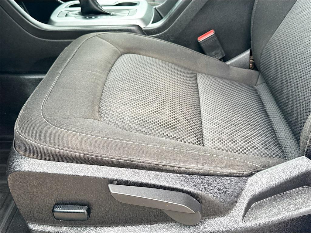 used 2022 Chevrolet Colorado car, priced at $15,287