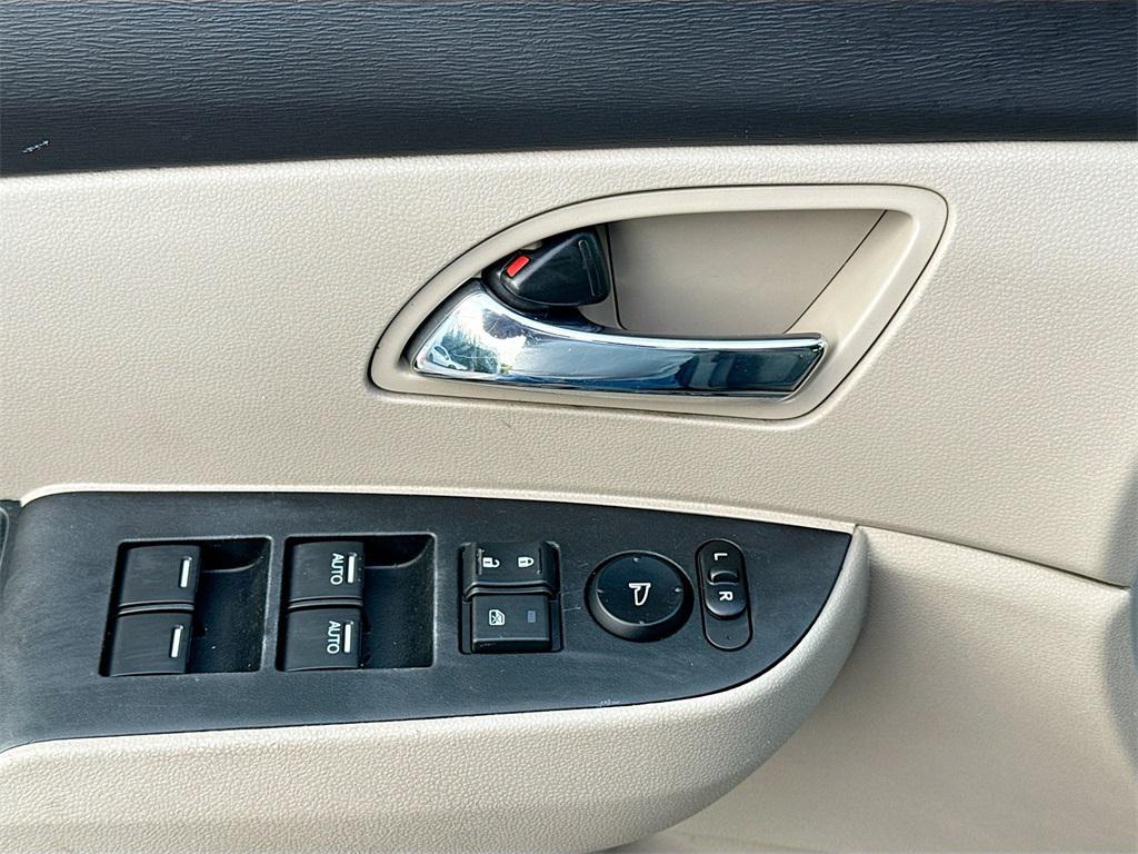 used 2017 Honda Odyssey car, priced at $15,298