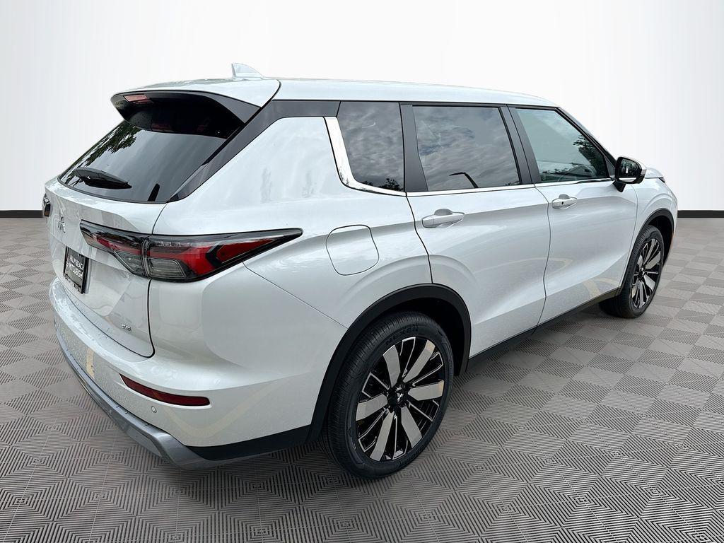 new 2026 Mitsubishi Outlander car, priced at $30,106