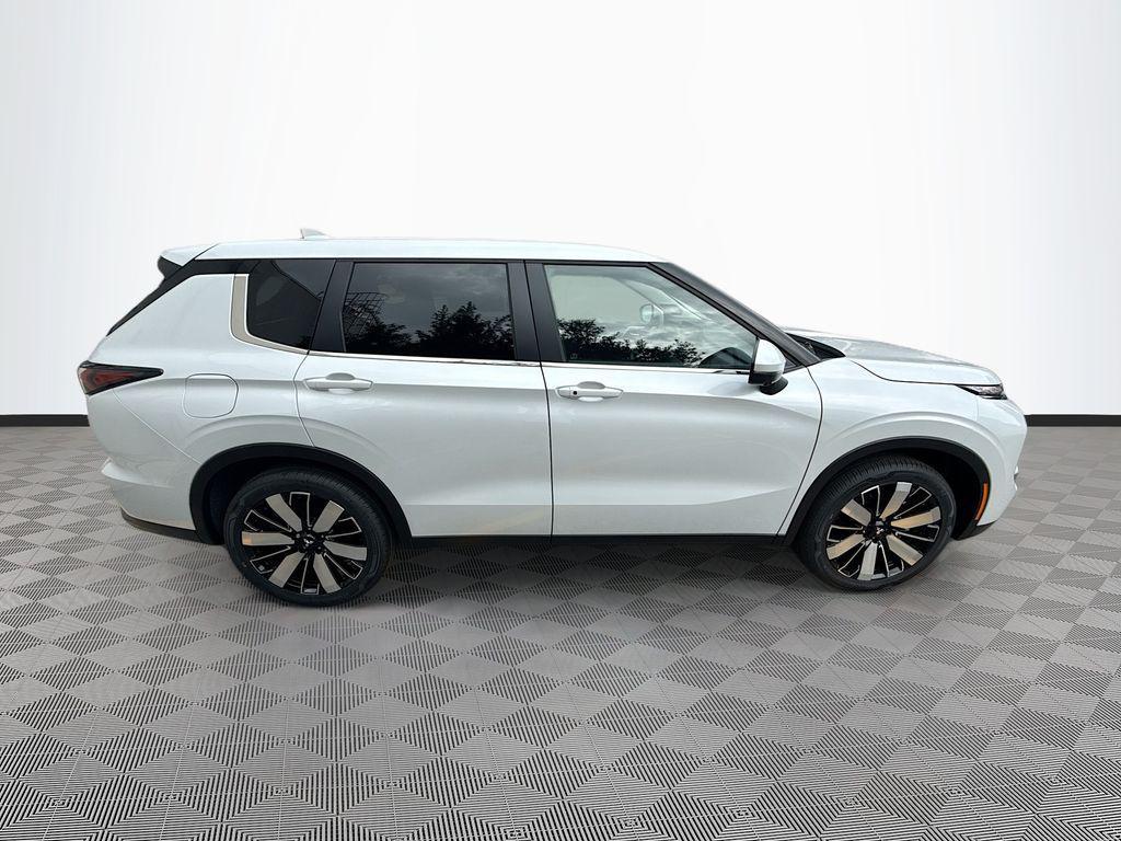 new 2026 Mitsubishi Outlander car, priced at $30,106