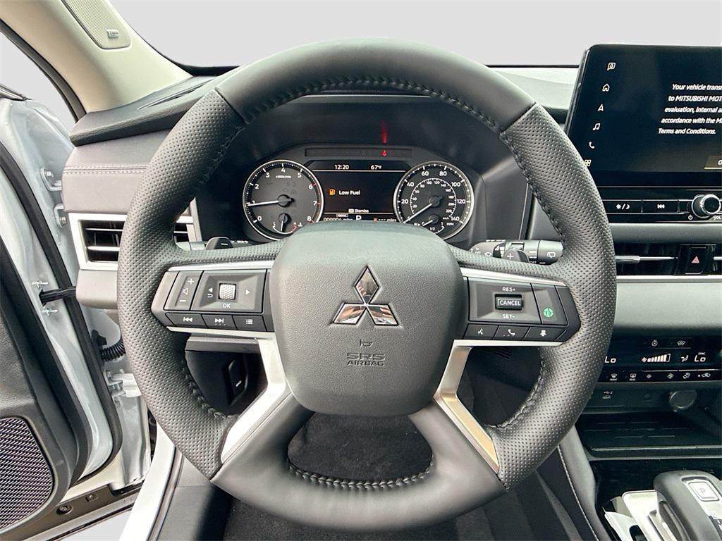 new 2026 Mitsubishi Outlander car, priced at $33,405
