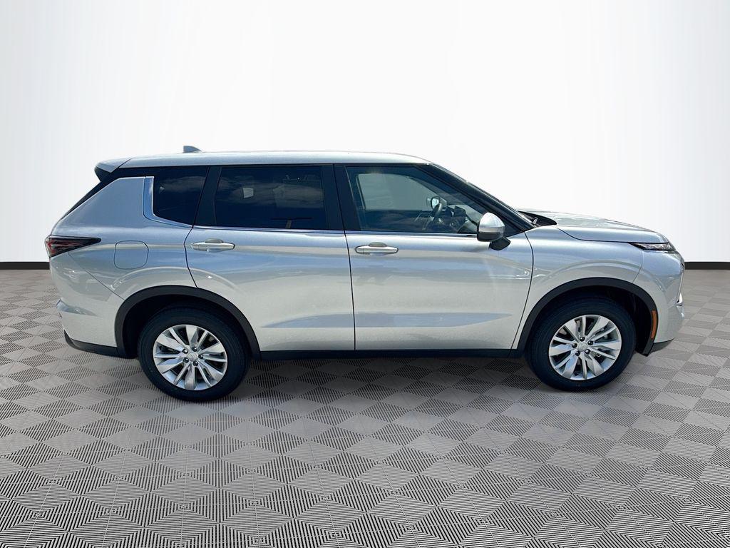 new 2026 Mitsubishi Outlander car, priced at $28,741