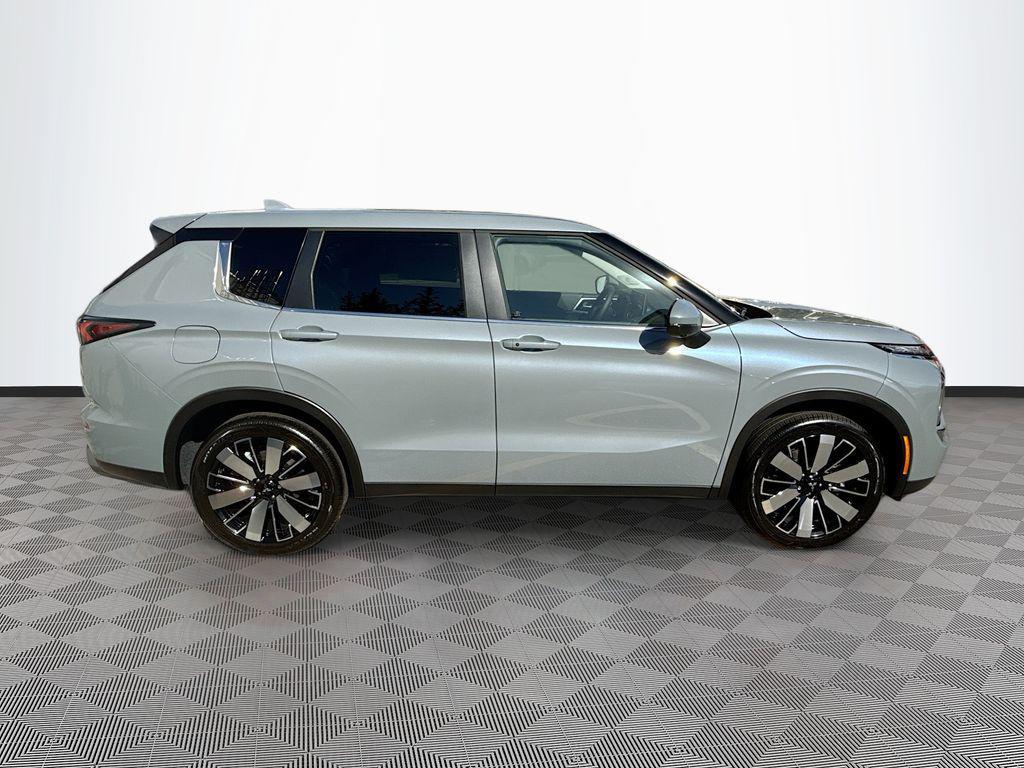 new 2026 Mitsubishi Outlander car, priced at $27,137