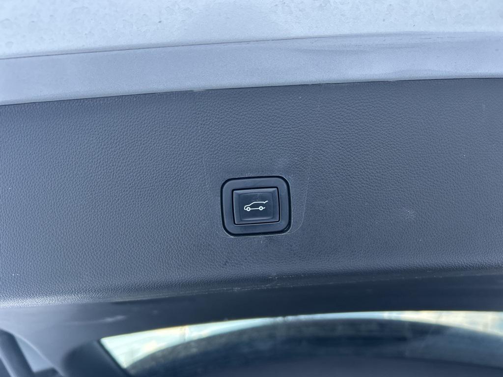 used 2020 Chevrolet Traverse car, priced at $20,613