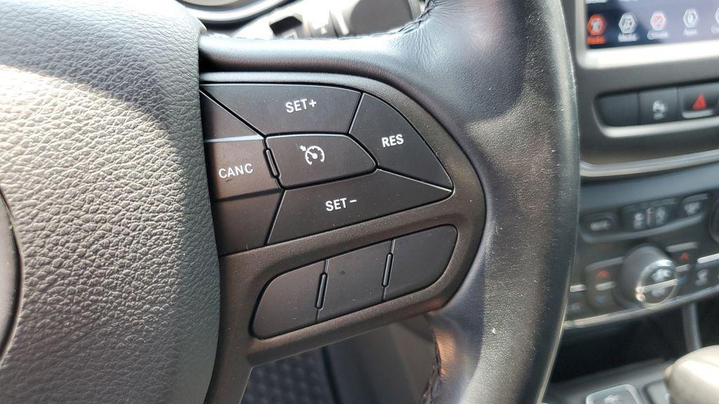 used 2020 Jeep Cherokee car, priced at $20,993