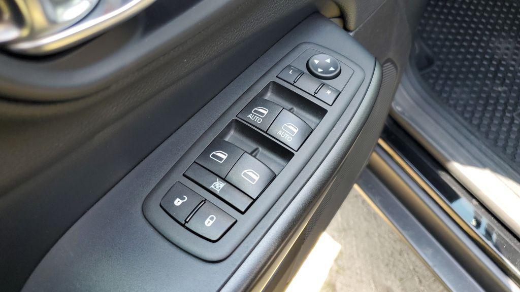 used 2020 Jeep Cherokee car, priced at $20,993