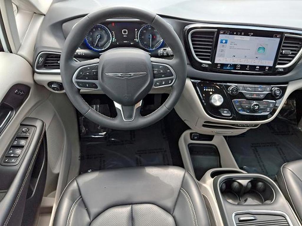 used 2023 Chrysler Pacifica car, priced at $23,398