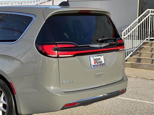 used 2023 Chrysler Pacifica car, priced at $23,241