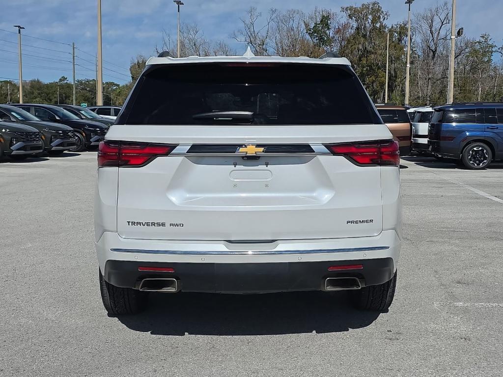 used 2022 Chevrolet Traverse car, priced at $30,189