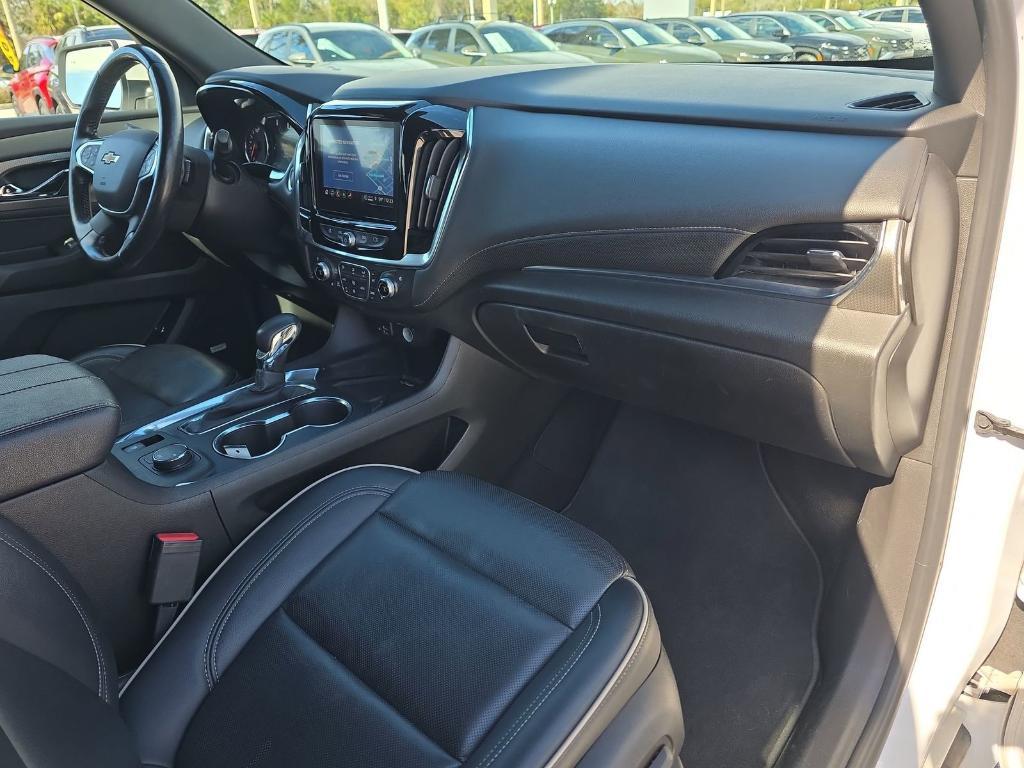 used 2022 Chevrolet Traverse car, priced at $30,189