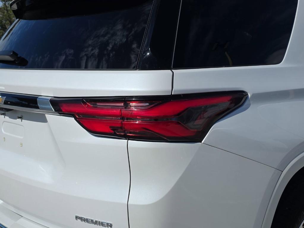 used 2022 Chevrolet Traverse car, priced at $30,189