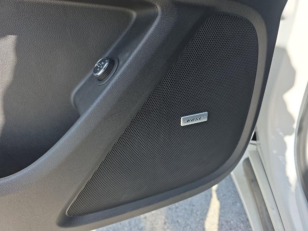 used 2022 Chevrolet Traverse car, priced at $30,189