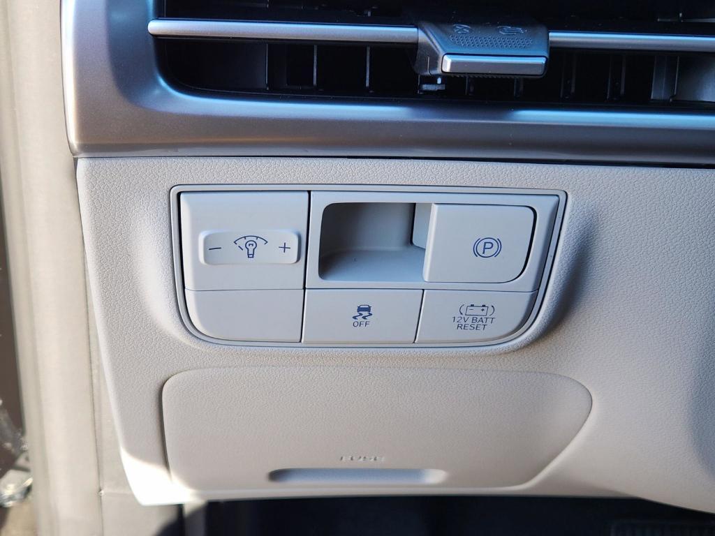 new 2026 Hyundai TUCSON Hybrid car, priced at $33,618