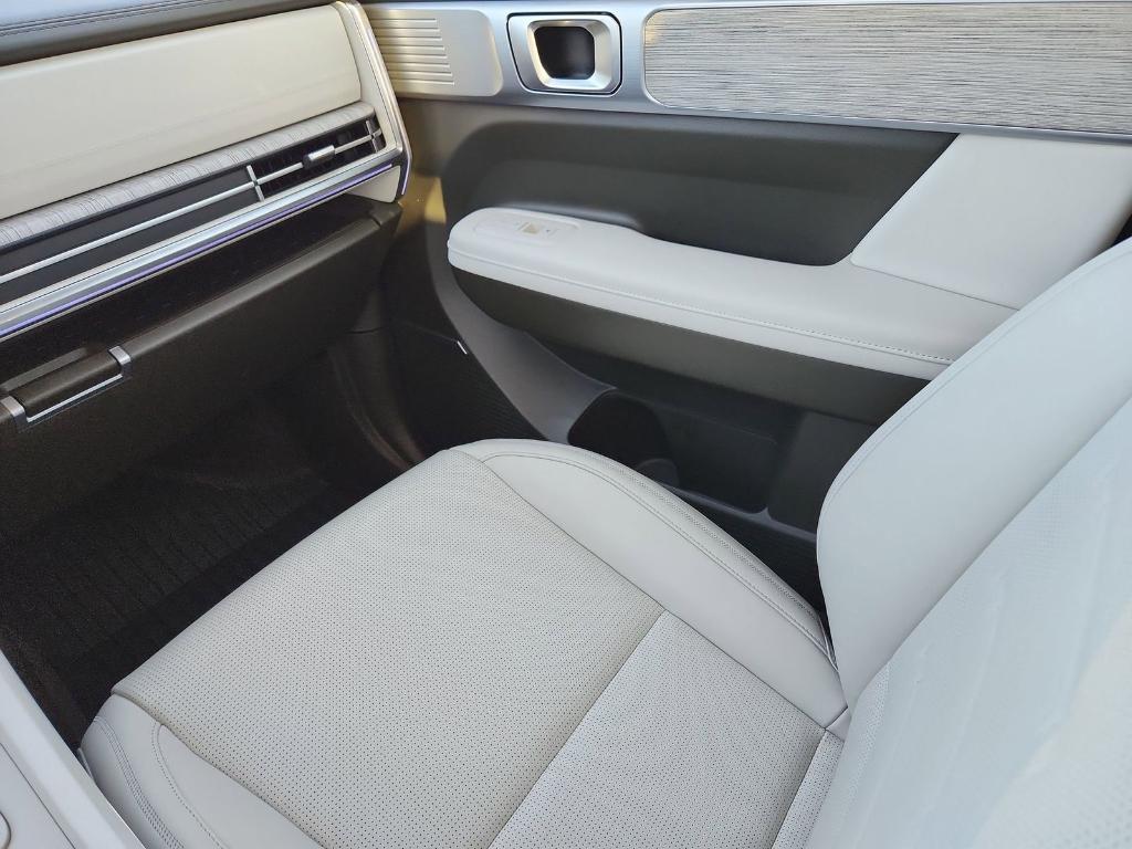 used 2025 Hyundai Santa Fe car, priced at $39,705