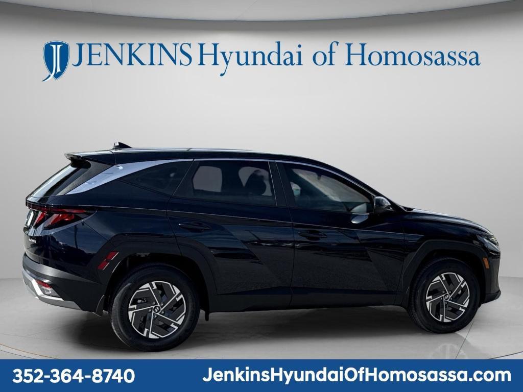 new 2026 Hyundai TUCSON Hybrid car, priced at $33,581