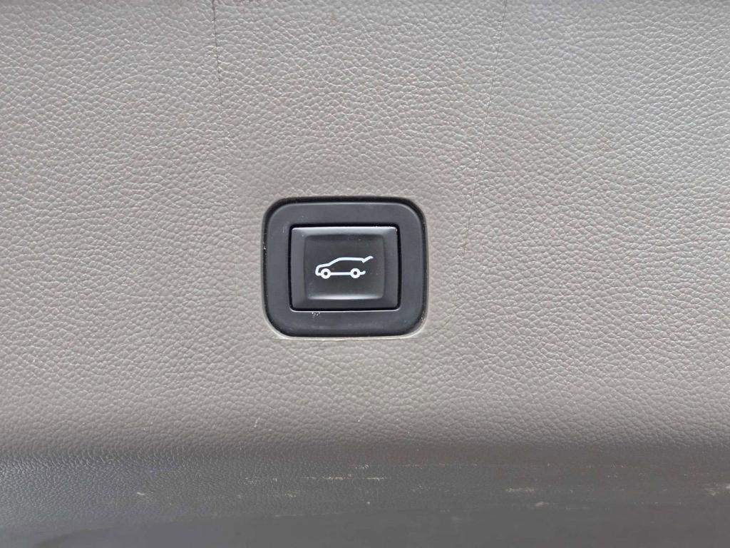 used 2019 Chevrolet Traverse car, priced at $17,661